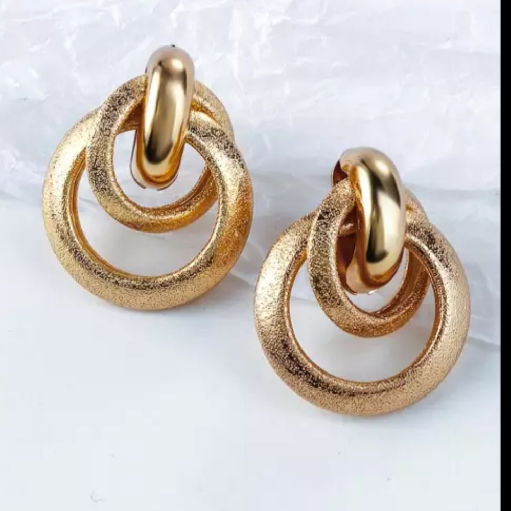 Matte Gold Fashion Twist Earrings